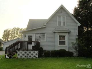 340 Center St, Oneida, IL 61467-5010