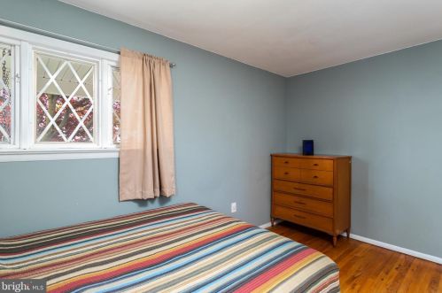 29 Wolf Dr, Trenton NJ 08610-1122 exterior