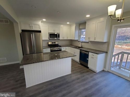 84 Ivy St, Browns Mills, NJ 08015-3432