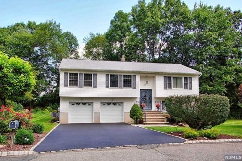 17 Cobb Rd, Parsippany, NJ 07834-3303