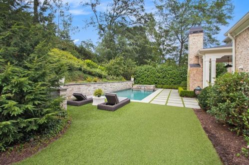 271 Hillside Dr, Atlanta GA  30342-3623 exterior
