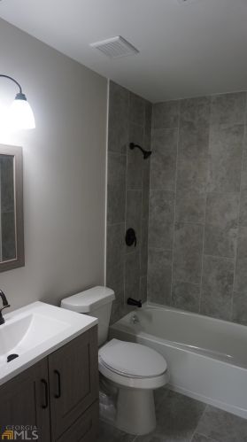 3260 Creekwood Dr, Rex GA  30273-2121 exterior