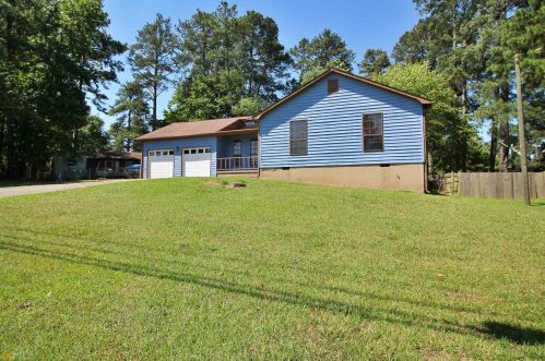 848 Flat Shoals Rd, Atlanta, GA 30349-6408