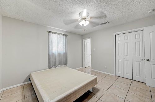 16723 Lk Cir, Conroe TX  77302-5343 exterior