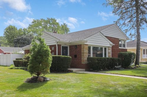 389 Amherst Ave, Des Plaines, IL 60016-2146