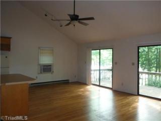 2483 Riverside Dr, Lexington, NC 27292-7967
