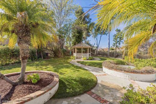 2021 Sonora Ct, Vista CA  92081-8946 exterior