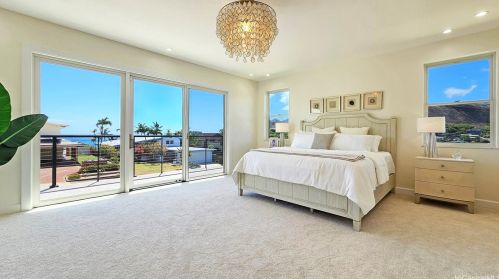 4126 Papu Cir, Honolulu HI  96816-4837 exterior