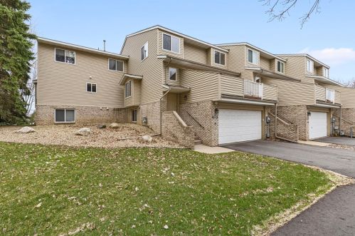 14204 Hibiscus Ct, Saint Paul, MN 55124-3700