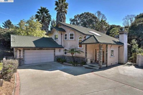 1581 E St, Hayward, CA 94541-5324