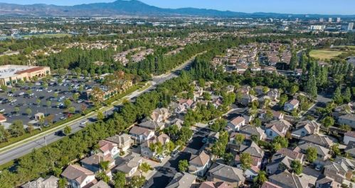 46 Danbury Ln, Irvine CA  92618-3972 exterior