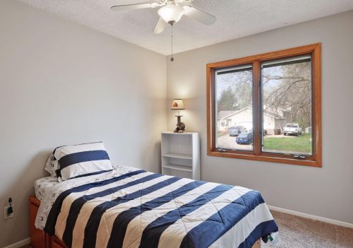 1131 Goodview Ave, Saint Paul MN  55128-6129 exterior