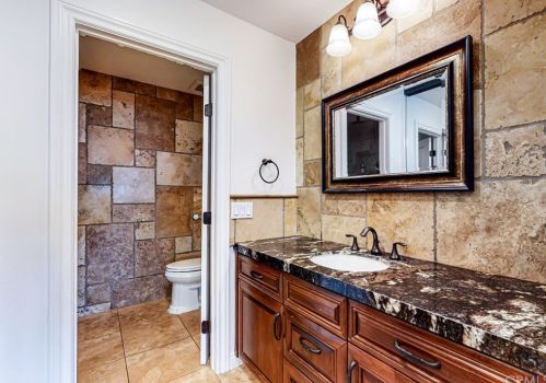 5255 Thorn Tree Ln, Irvine CA  92612-2346 exterior