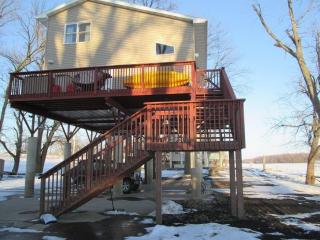 305 Edgewater Beach Rd, Burlington, IA