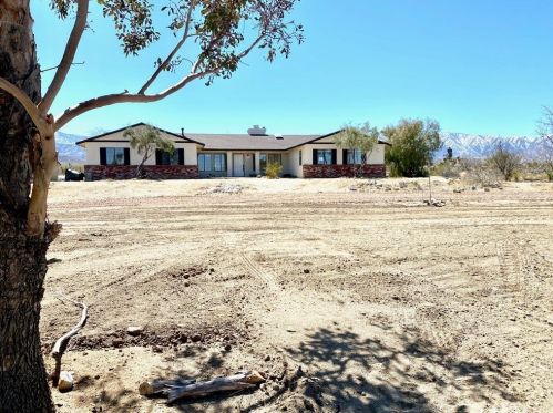 17116 Avenue, Crystalaire, CA 93544-1179