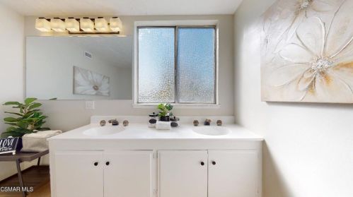 2007 Rhoda St, Simi Valley CA 93065-3539 exterior