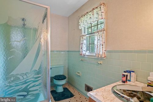 16 Severn Riv Rd, Severna Park MD 21146-4659 exterior