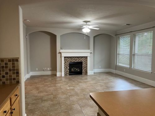 42 Burberry Cir, Conroe TX  77384-5066 exterior