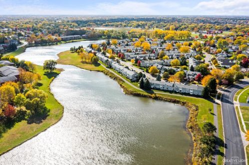 791 Daybreak Ln, Carol Stream IL  60188-3614 exterior