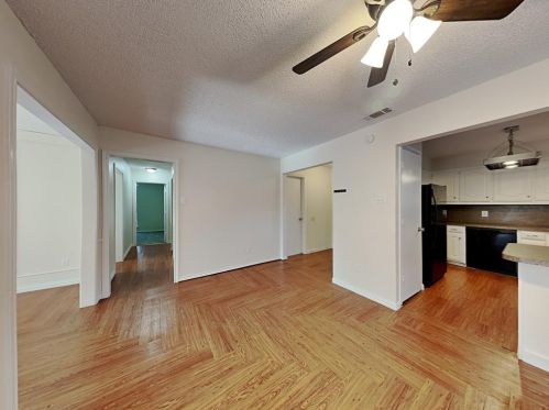 1110 Holly Ln, Cedar Hill TX  75104-4725 exterior