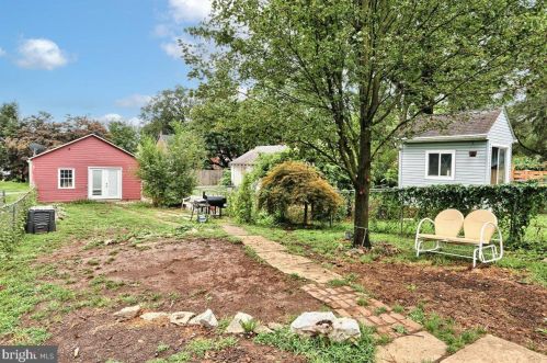 130 B St, Carlisle PA 17013-1907 exterior