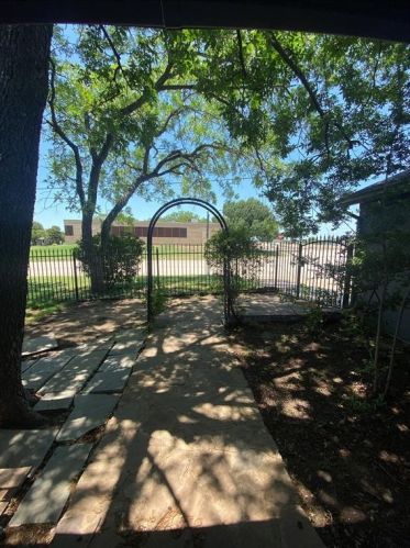 5136 Locke Ave, Fort Worth TX  76107-5516 exterior