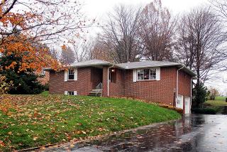 126 Hampton Ct, Butler, PA 16002-3806