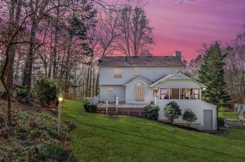 961 Talon Dr, Holly Springs, GA 30114-8966