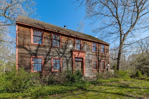 12 Victoria Dr, Deep River, CT 06419-1148