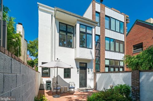 279 5 St, Philadelphia PA 19106-3715 exterior