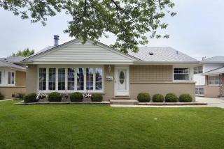 8901 Elmore St, Niles IL  60714-1943 exterior