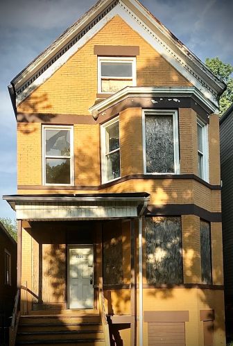 5225 Paulina St, Chicago, IL 60640-2031