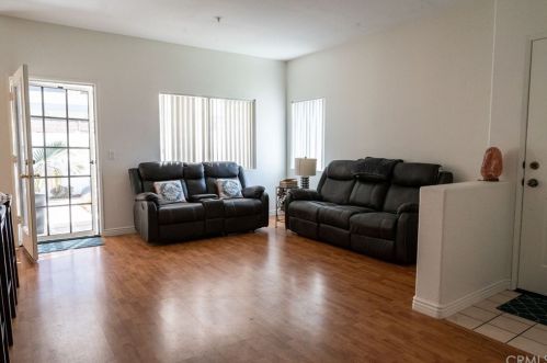 570 Vermont Ave, Anaheim CA  92805-5603 exterior