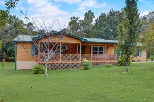 105 Doe Dr, Temple, GA 30179-4556