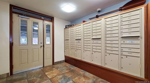 2575 Kuhio Ave, Honolulu HI  96815-3971 exterior