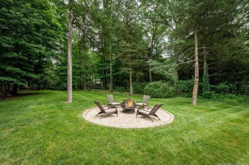26 Grey Hollow Rd, Norwalk CT  06850-1305 exterior