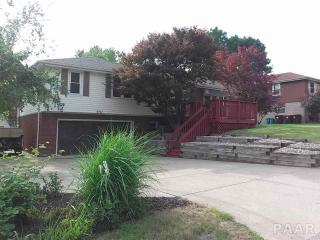 4701 Woodview Ave, Peoria, IL 61614-5547