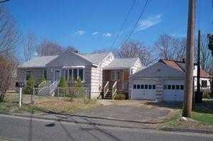 44 Nichols Ave, Huntington, CT 06484-5823