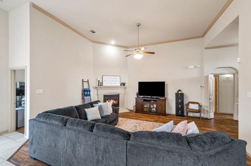 6108 Kristen Dr, Fort Worth TX  76131-1281 exterior