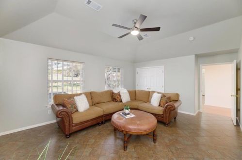 9915 Derecho Dr, Austin TX  78737-1027 exterior