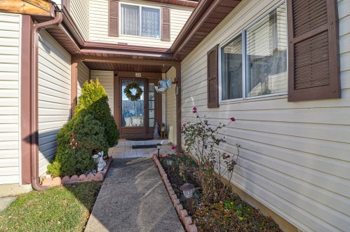 36 Stonefield Dr, Glendale Heights, IL 60139-1860