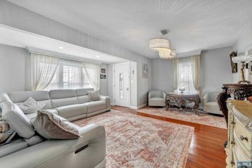 182 12th St, Wood-Ridge NJ  07075-2067 exterior