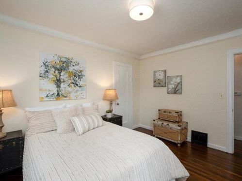 682 San Antonio Rd, Los Altos CA 94022-1304 exterior