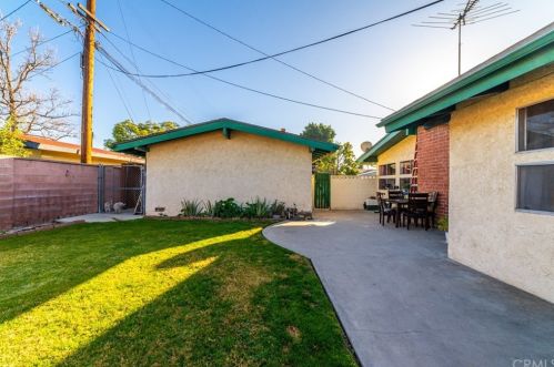 1325 Sandalwood Ave, Anaheim CA  92805-1642 exterior