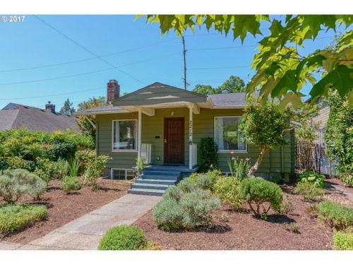 2212 G St, Vancouver, WA 98663-3249