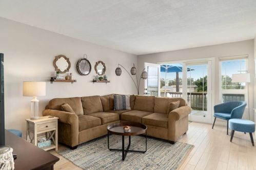 1358 Bolton Dr, Morro Bay, CA 93442-1814