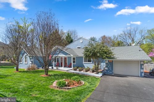 7714 Thor Dr, Annandale, VA 22003-1432