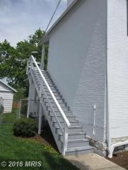 112 High St, Edinburg, VA 22824-3084