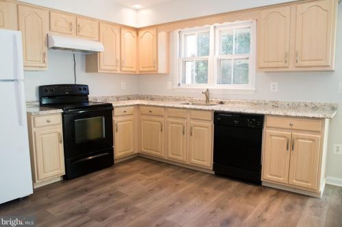 7379 Hidden Knolls Ct, Springfield VA  22153-1910 exterior