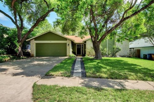 7811 Finch Trl, Austin TX  78745-6835 exterior